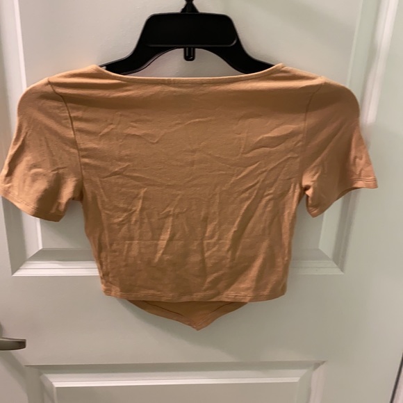 Forever 21 Size XS Brown Ruched square neck crop top with hanky hem - Picture 2 of 2